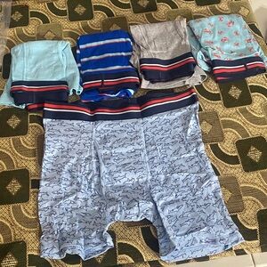 Amazon Essentials Men’s Boxer Briefs Pack of 5 – Size M